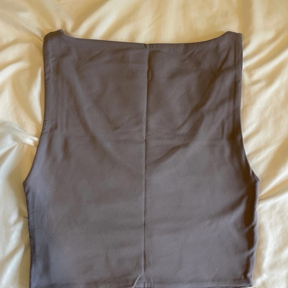 Aritzia Babaton Contour Scoop Neck Cropped Tank Top - Gray - Picture 3 of 3